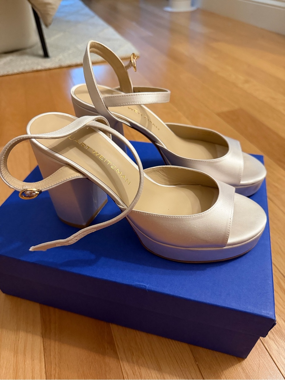 Stuart Weitzman Dayna Platform